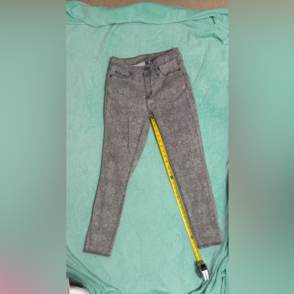Universal Thread Snake Skin pattern jeans
